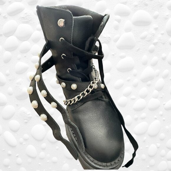 Design Lab Pearl/Chain Boots Size 8 NWT original box - Picture 5 of 13